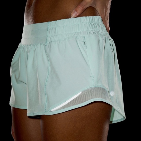 lululemon Hotty Hot Low-Rise Lined Short 2.5" in Delicate Mint Size 4 New NWT - Picture 14 of 16